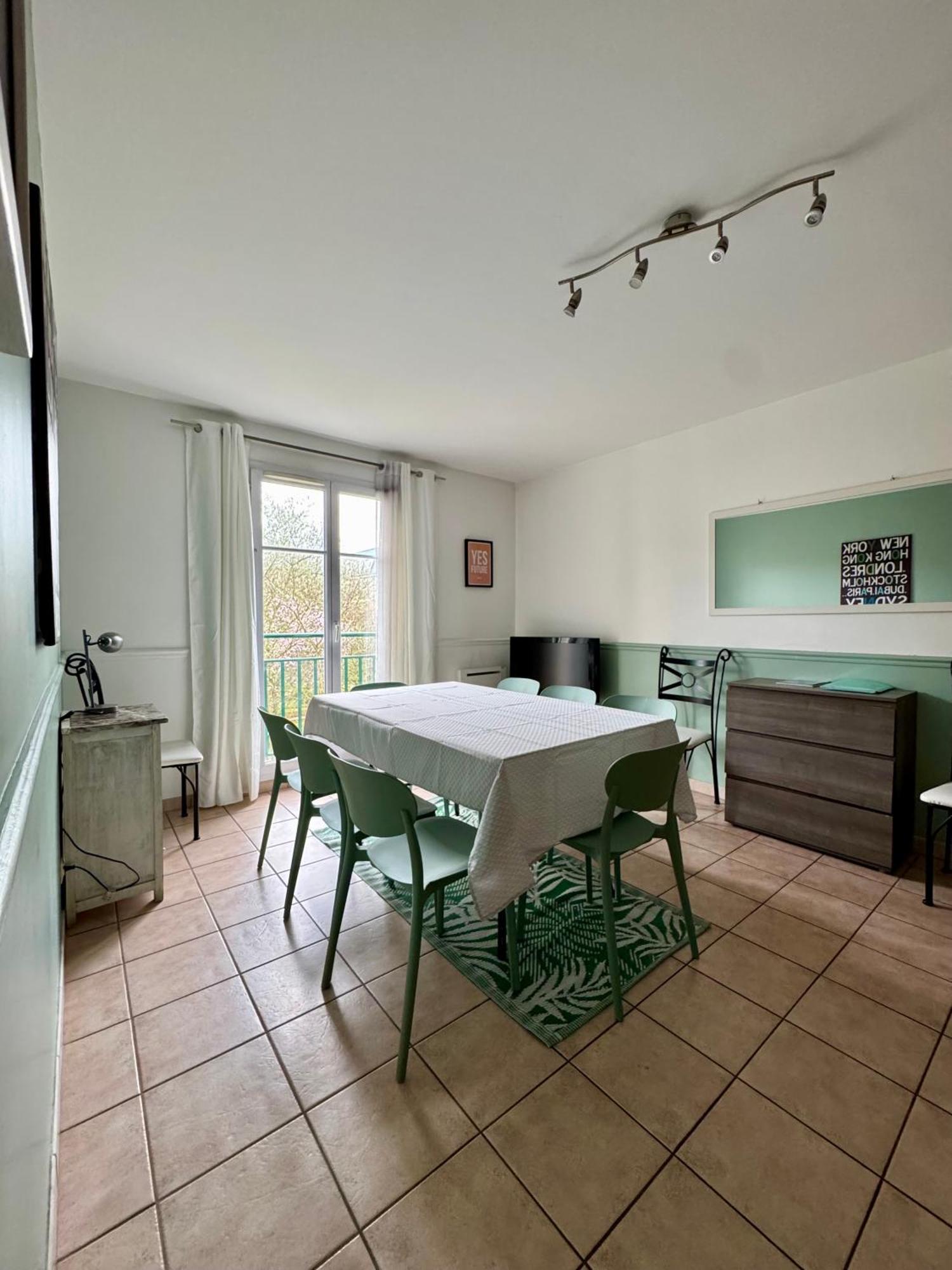 שסי Disney, Very Nice 2 Bedrooms Family Apartment, Wifi, Netflix 8 Pers מראה חיצוני תמונה